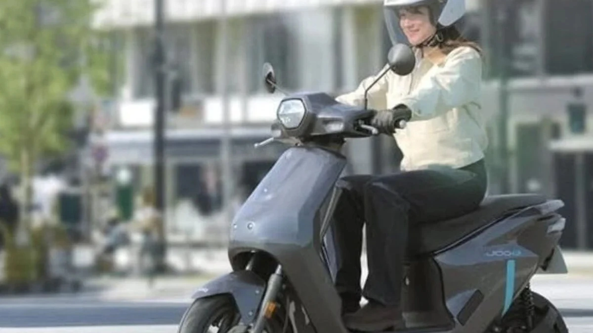 Jog E Electric Scooter